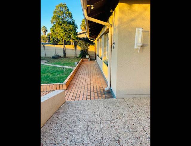 3 BEDROOM PROPERTY TO RENT IN WYCHWOOD